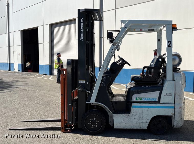 image for item EC8073 2017 UniCarriers CFS40 forklift