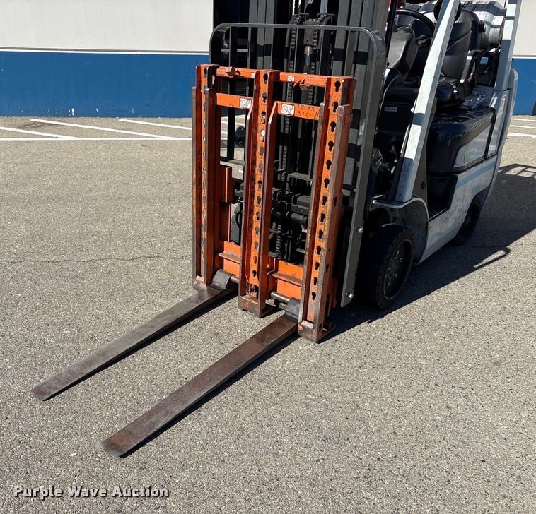 image for item EC8073 2017 UniCarriers CFS40 forklift