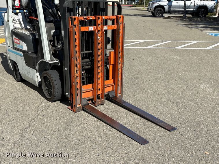 image for item EC8073 2017 UniCarriers CFS40 forklift