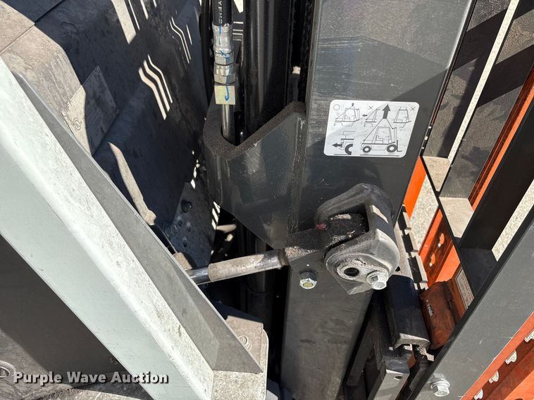 image for item EC8073 2017 UniCarriers CFS40 forklift