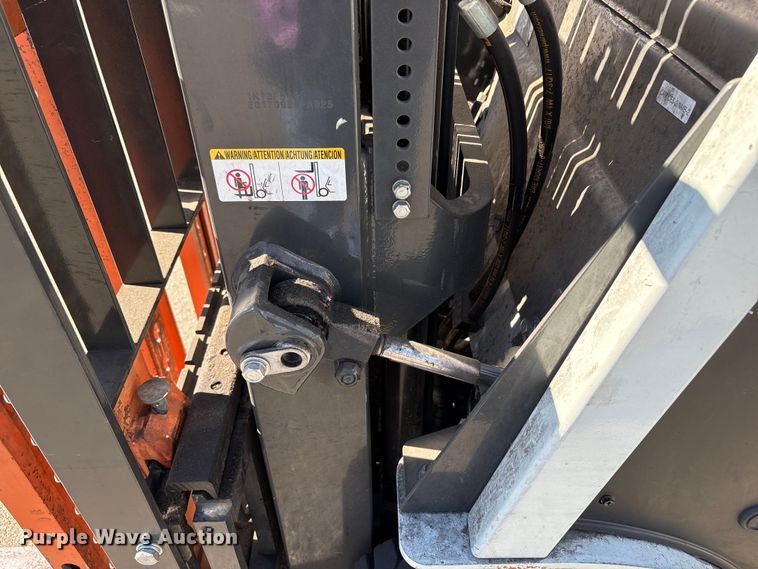 image for item EC8073 2017 UniCarriers CFS40 forklift