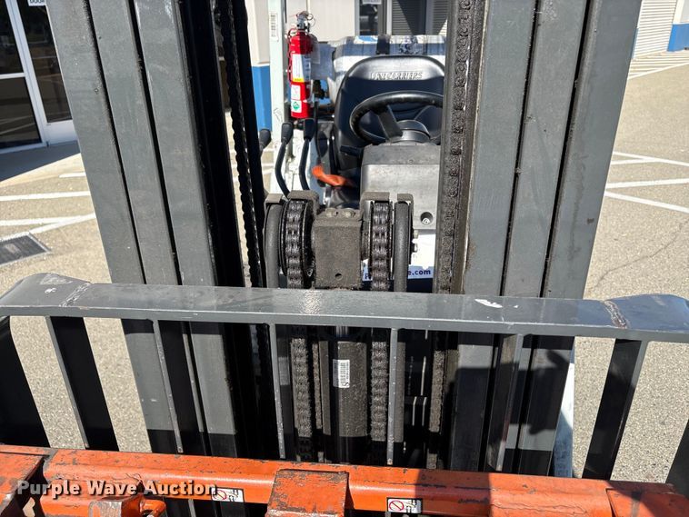 image for item EC8073 2017 UniCarriers CFS40 forklift