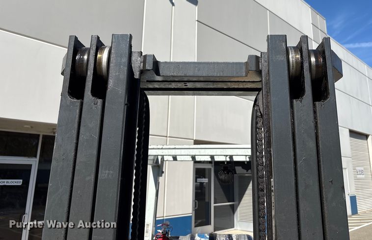 image for item EC8073 2017 UniCarriers CFS40 forklift