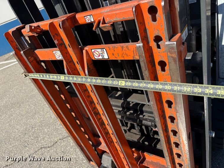 image for item EC8073 2017 UniCarriers CFS40 forklift