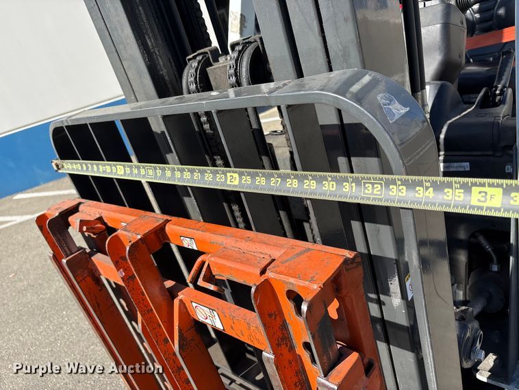 image for item EC8073 2017 UniCarriers CFS40 forklift