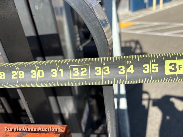 image for item EC8073 2017 UniCarriers CFS40 forklift