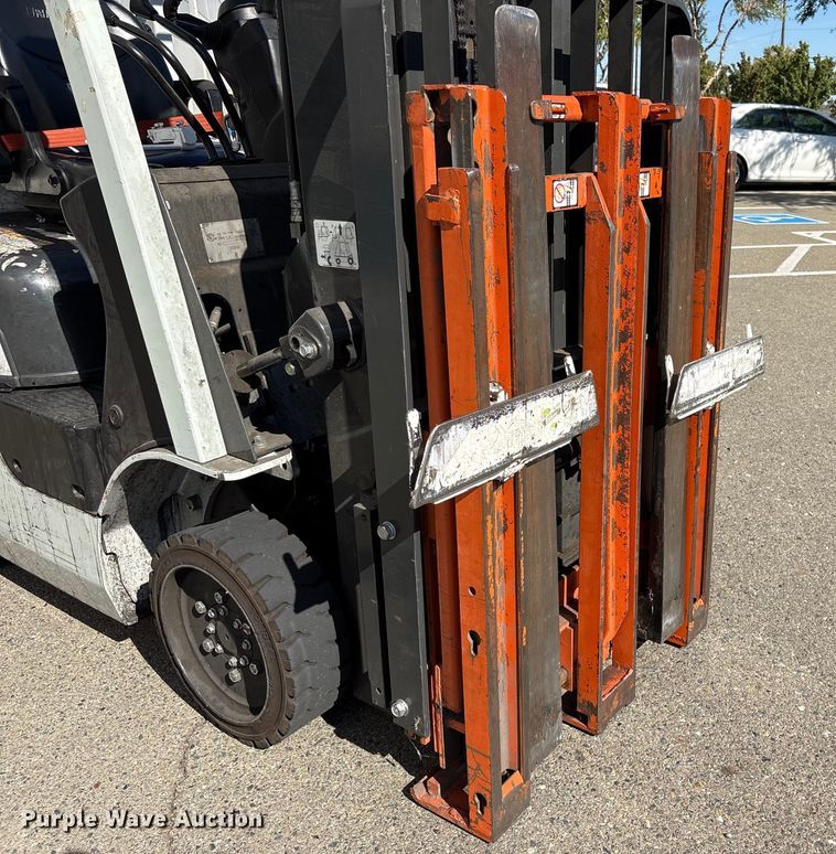 image for item EC8073 2017 UniCarriers CFS40 forklift