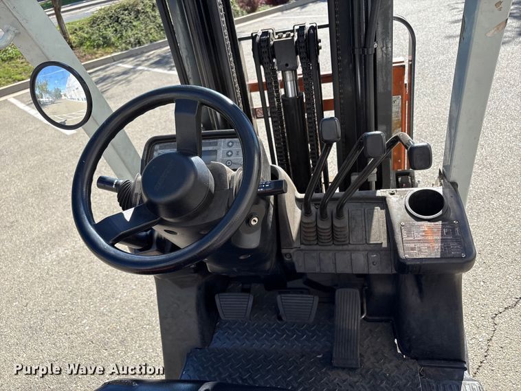 image for item EC8073 2017 UniCarriers CFS40 forklift