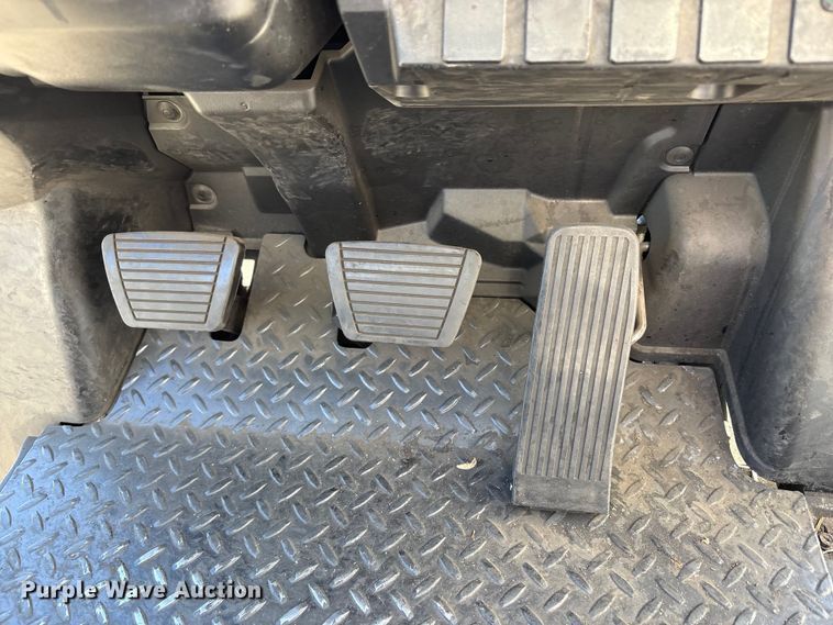 image for item EC8073 2017 UniCarriers CFS40 forklift