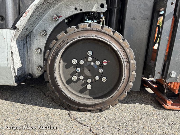 image for item EC8073 2017 UniCarriers CFS40 forklift