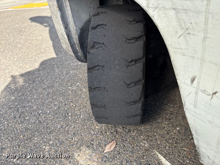 image for item EC8073 2017 UniCarriers CFS40 forklift