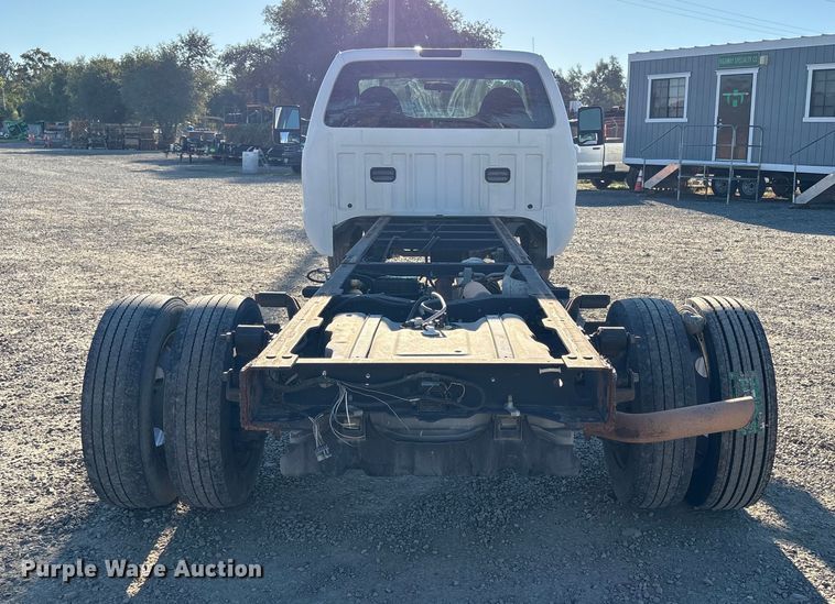 image for item EC8076 2015 Ford F450 truck cab and chassis