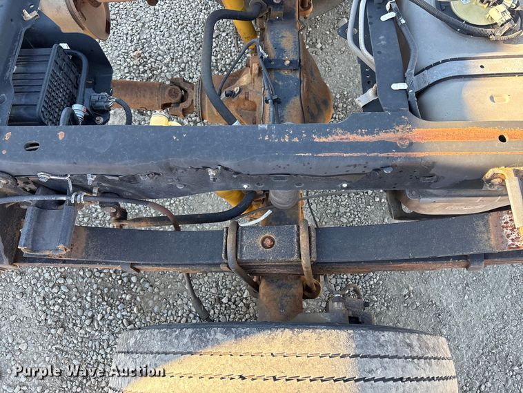 image for item EC8076 2015 Ford F450 truck cab and chassis