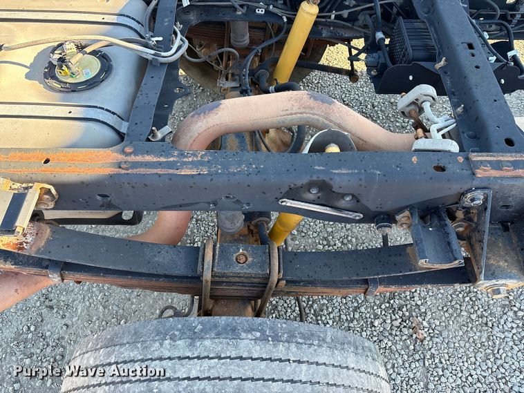 image for item EC8076 2015 Ford F450 truck cab and chassis