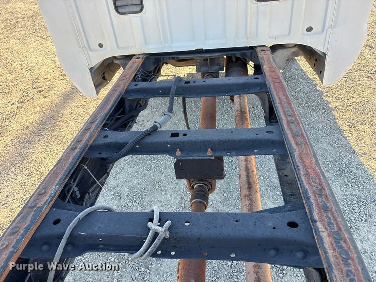 image for item EC8076 2015 Ford F450 truck cab and chassis