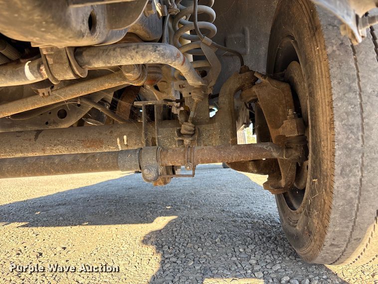 image for item EC8076 2015 Ford F450 truck cab and chassis