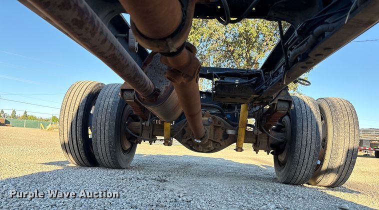 image for item EC8076 2015 Ford F450 truck cab and chassis