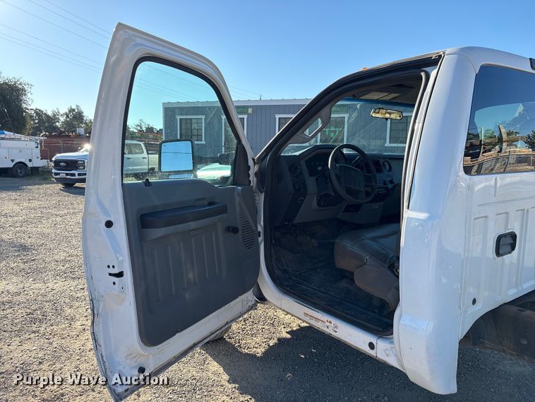 image for item EC8076 2015 Ford F450 truck cab and chassis