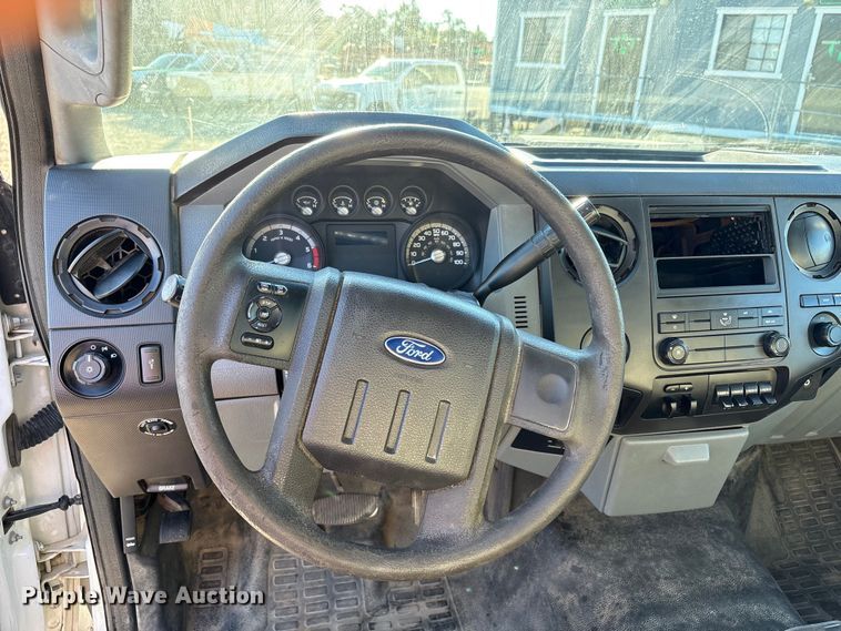 image for item EC8076 2015 Ford F450 truck cab and chassis