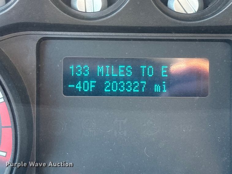 image for item EC8076 2015 Ford F450 truck cab and chassis