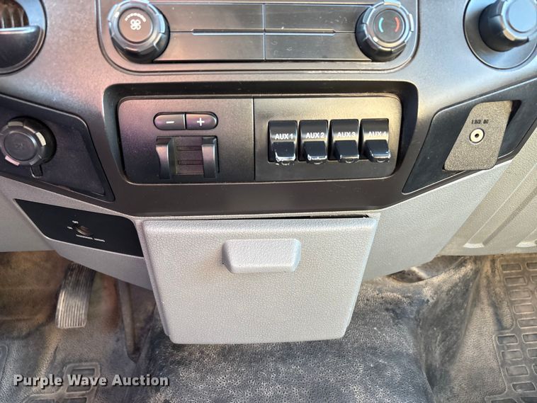 image for item EC8076 2015 Ford F450 truck cab and chassis