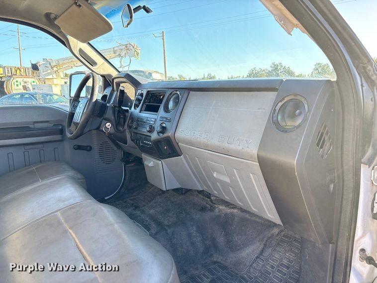 image for item EC8076 2015 Ford F450 truck cab and chassis