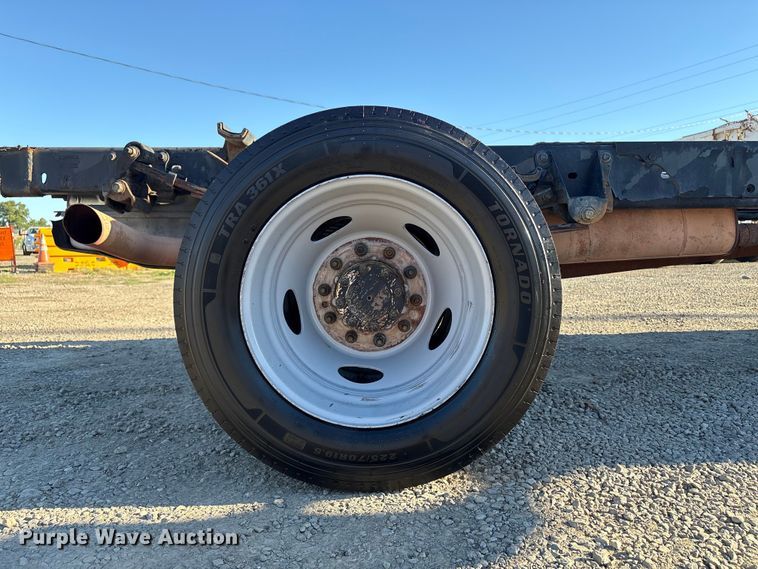 image for item EC8076 2015 Ford F450 truck cab and chassis