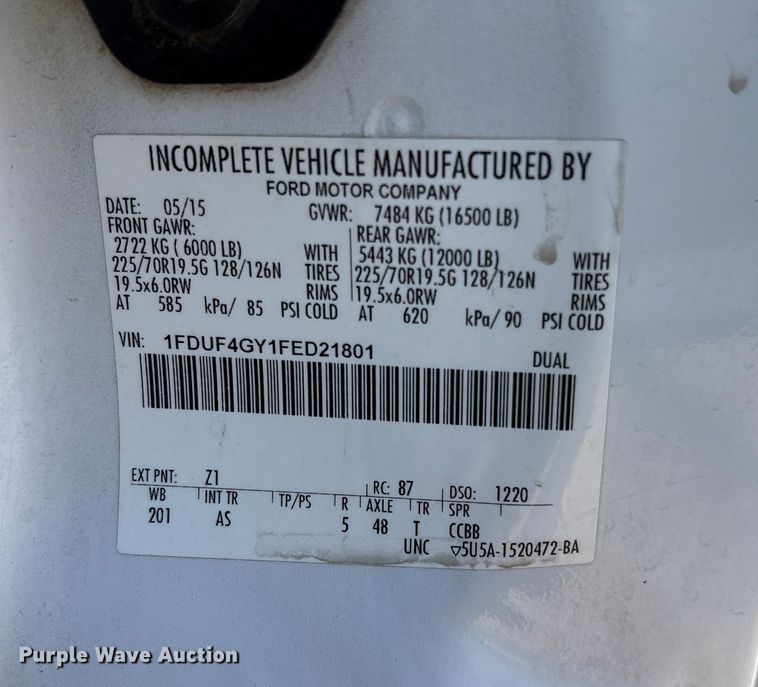 image for item EC8076 2015 Ford F450 truck cab and chassis