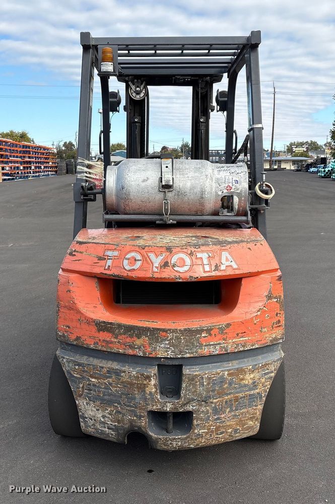 image for item EC8092 2006 Toyota 7FGU30 forklift