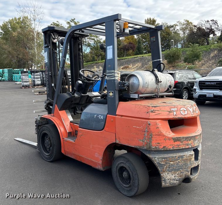 image for item EC8092 2006 Toyota 7FGU30 forklift