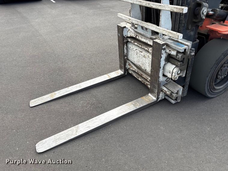 image for item EC8092 2006 Toyota 7FGU30 forklift