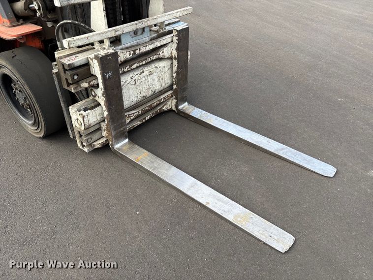 image for item EC8092 2006 Toyota 7FGU30 forklift