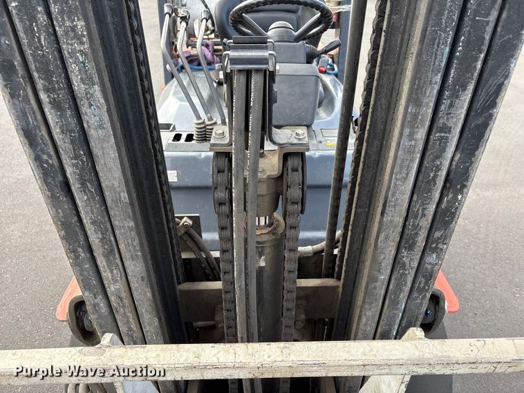 image for item EC8092 2006 Toyota 7FGU30 forklift