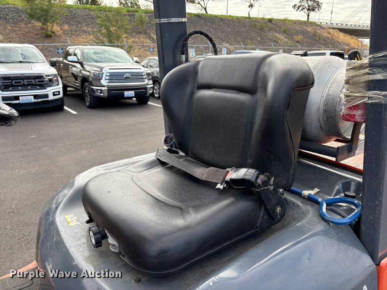 image for item EC8092 2006 Toyota 7FGU30 forklift