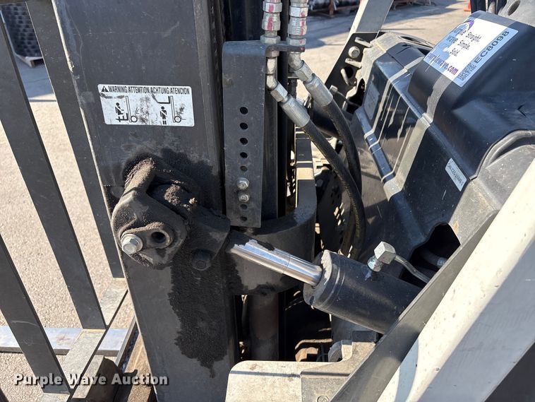 image for item EC8098 2017 UniCarriers PF50 forklift