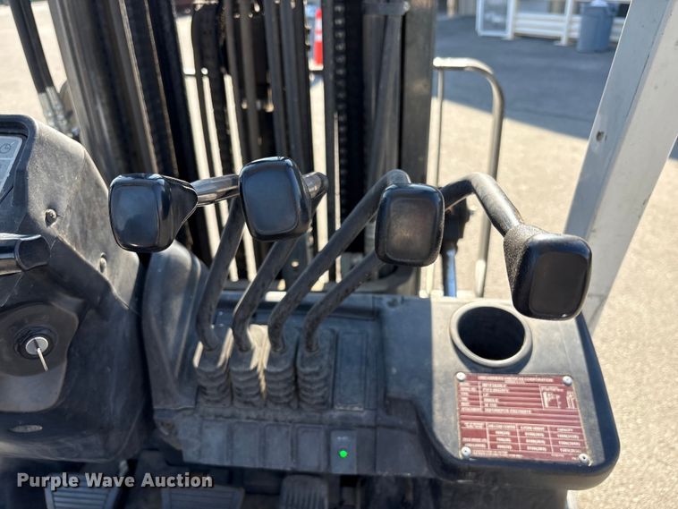 image for item EC8098 2017 UniCarriers PF50 forklift