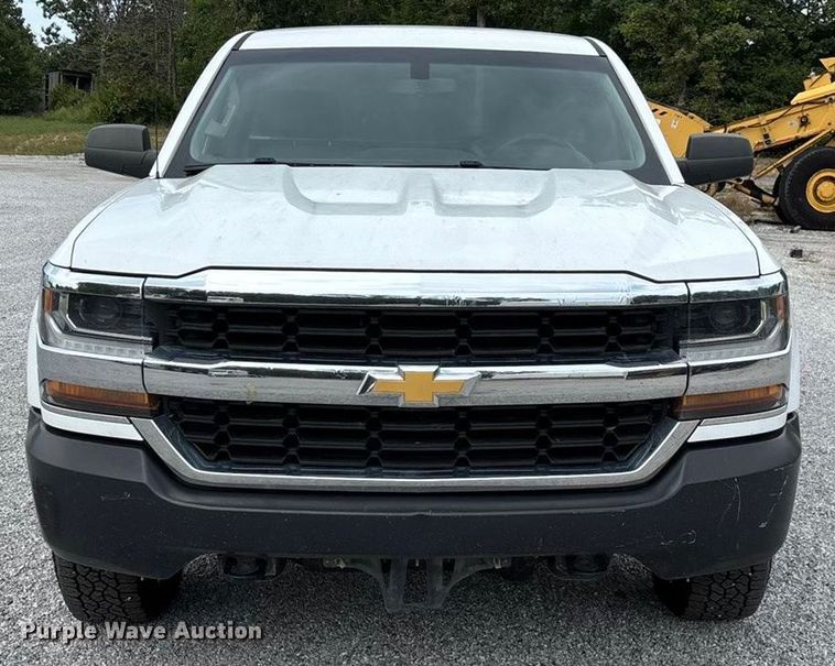 image for item ED2221 2018 Chevrolet Silverado 1500 pickup truck