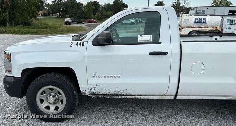 image for item ED2221 2018 Chevrolet Silverado 1500 pickup truck