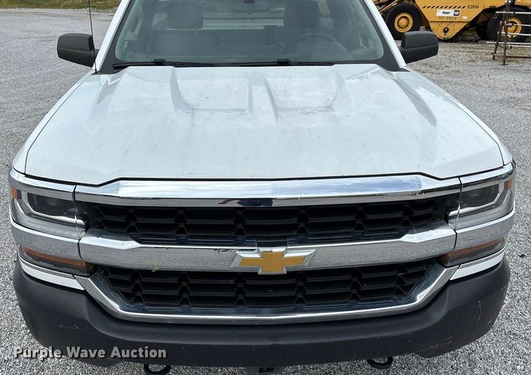 image for item ED2221 2018 Chevrolet Silverado 1500 pickup truck