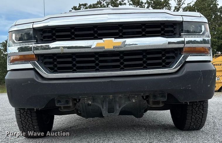 image for item ED2221 2018 Chevrolet Silverado 1500 pickup truck
