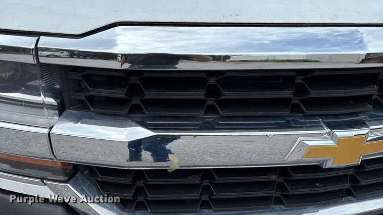 image for item ED2221 2018 Chevrolet Silverado 1500 pickup truck