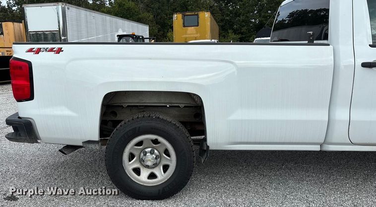 image for item ED2221 2018 Chevrolet Silverado 1500 pickup truck