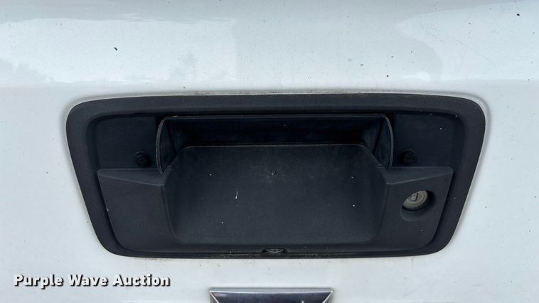 image for item ED2221 2018 Chevrolet Silverado 1500 pickup truck