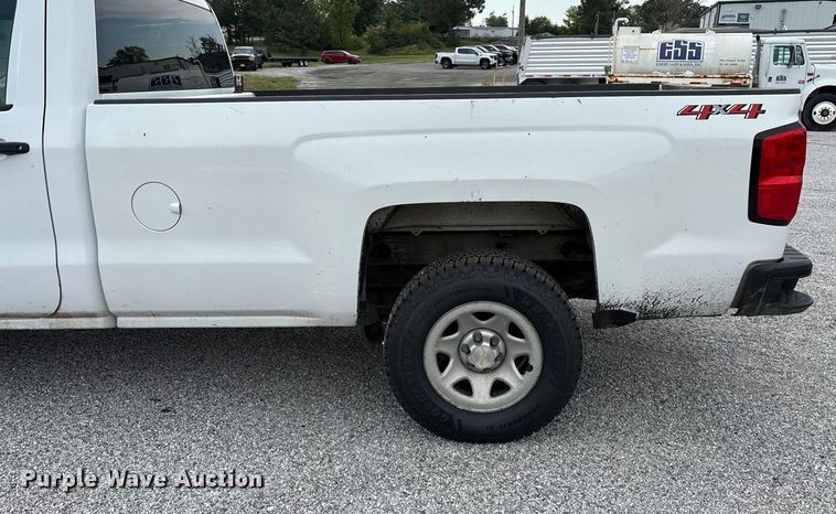 image for item ED2221 2018 Chevrolet Silverado 1500 pickup truck