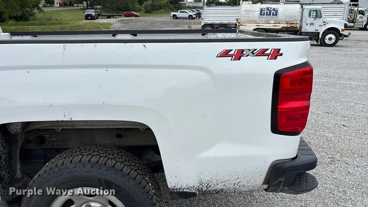 image for item ED2221 2018 Chevrolet Silverado 1500 pickup truck