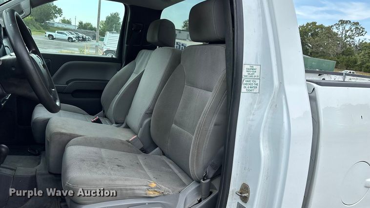 image for item ED2221 2018 Chevrolet Silverado 1500 pickup truck