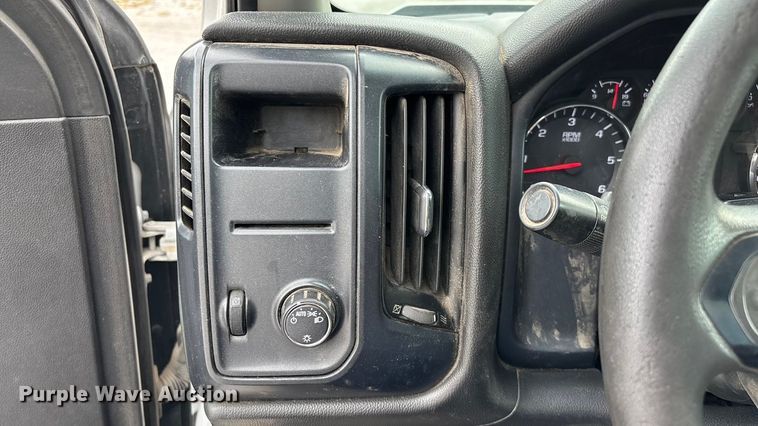 image for item ED2221 2018 Chevrolet Silverado 1500 pickup truck