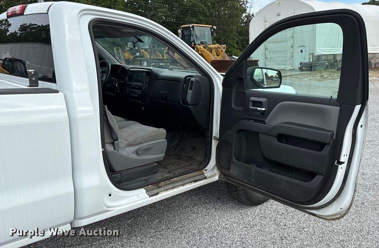 image for item ED2221 2018 Chevrolet Silverado 1500 pickup truck