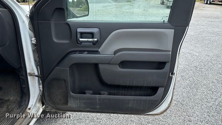 image for item ED2221 2018 Chevrolet Silverado 1500 pickup truck