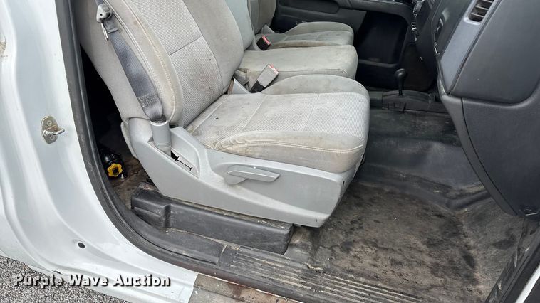 image for item ED2221 2018 Chevrolet Silverado 1500 pickup truck